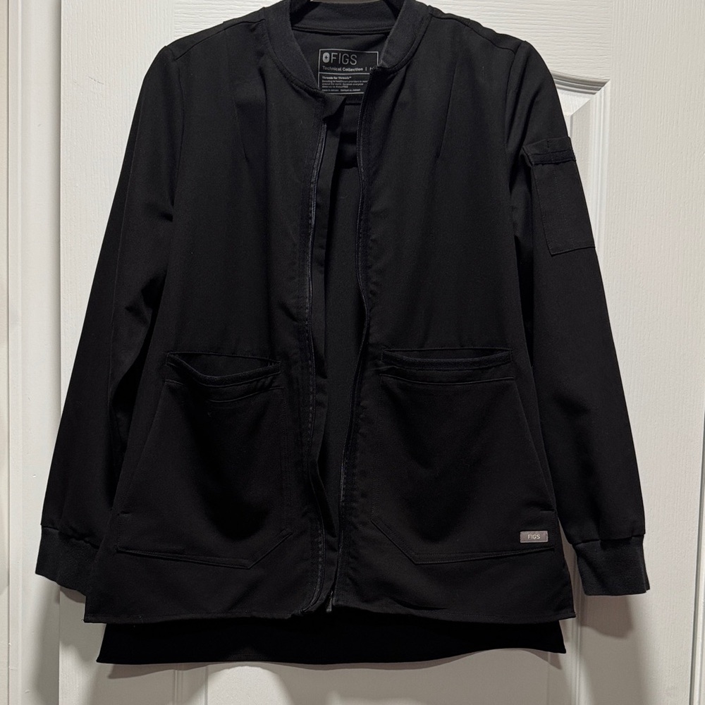 Figs Classic Black Scrub Jacket